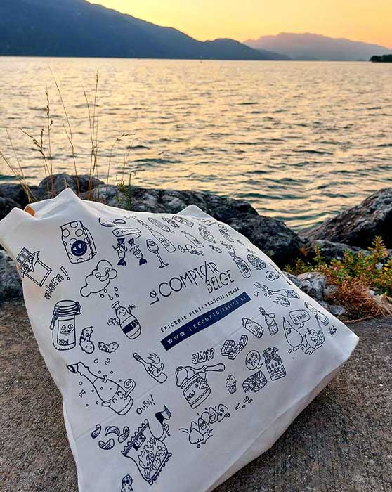 tote bag illustrations univers de marque